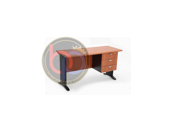 Meja Kantor Utama UNO Platinum UOD 2052